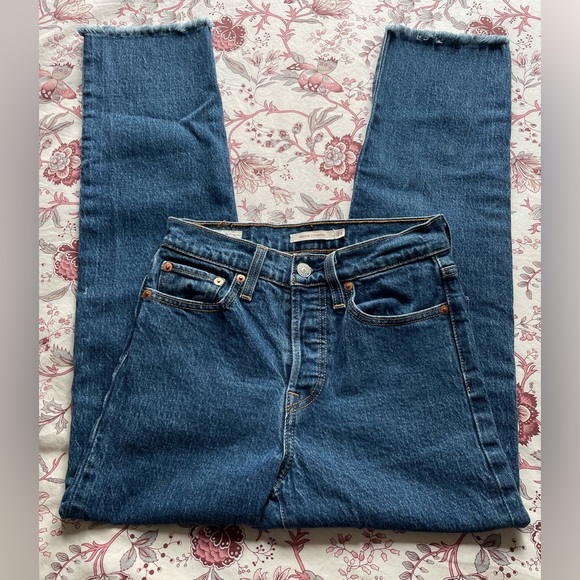 Levi’s Premium Wedgie Straight Below The Belt Raw Hem Button Fly Ankle Jeans 24 - Picture 4 of 16